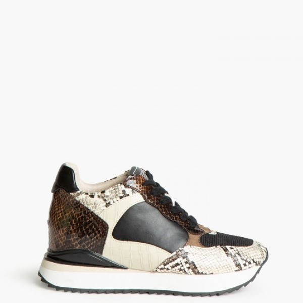 Productos en ZAPATILLAS Ephesus Tienda de ropa online barata. La Garrocha CLP Monzon Huesca Espana