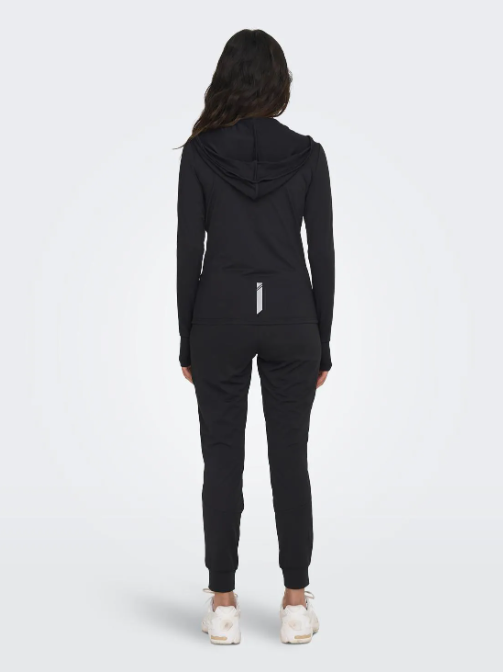 SUDADERA CON CAPUCHA NEGRA