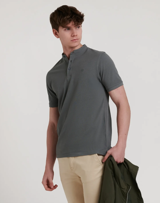POLO LISO CUELLO MAO KAKI
