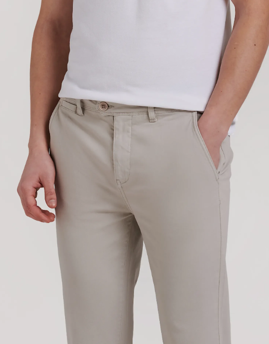 PANTALON CHINO BASIC GRIS