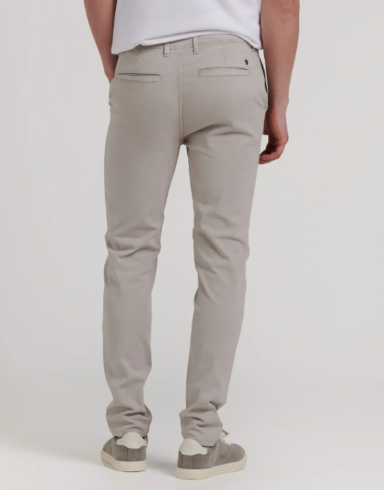 PANTALON CHINO BASIC GRIS