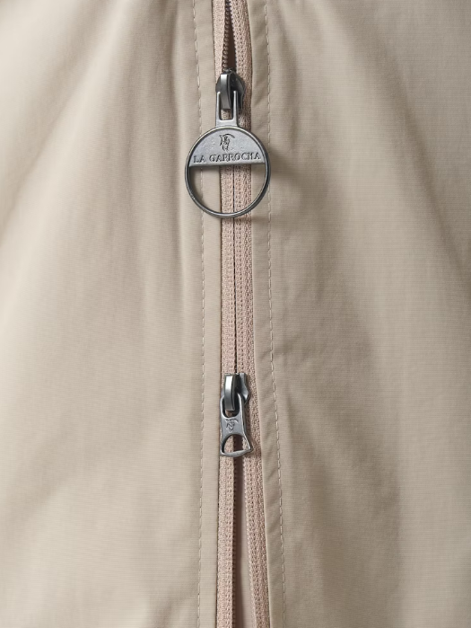 CAZADORA TECNICA BEIGE