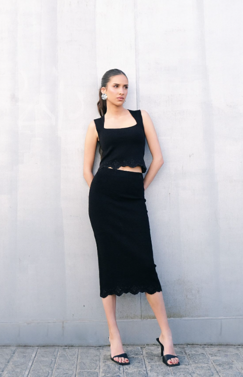 FALDA MIDI PUNTO BORDADOS