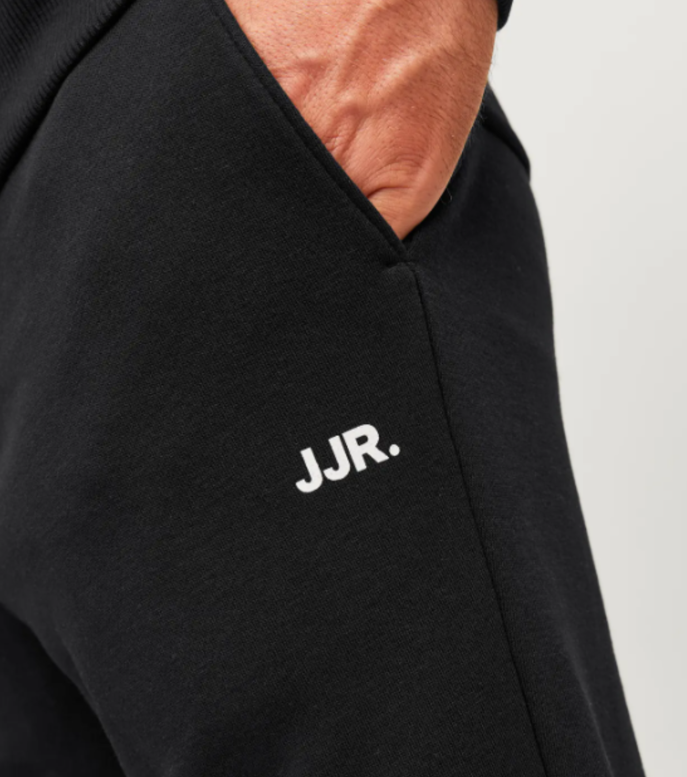 PANTALON DEPORTIVO NEGRO REBEL 